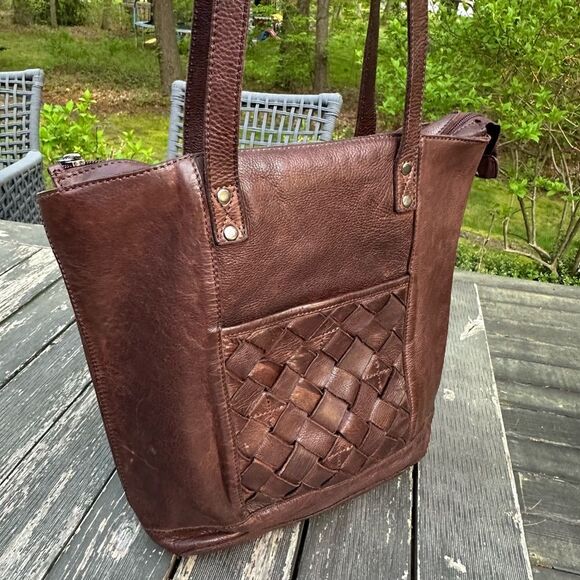 Vilenca Holland Soft Brown Leather Shoulder Bag Braided Front Pocket